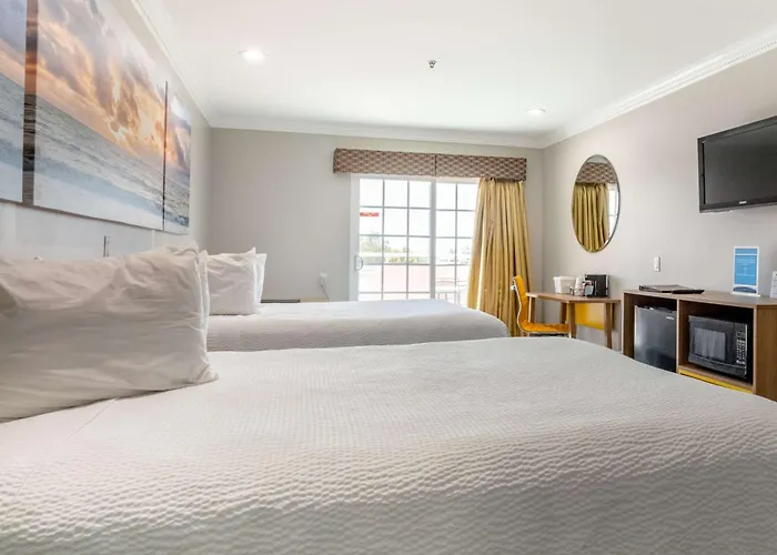 Days Inn By Wyndham Santa Monica